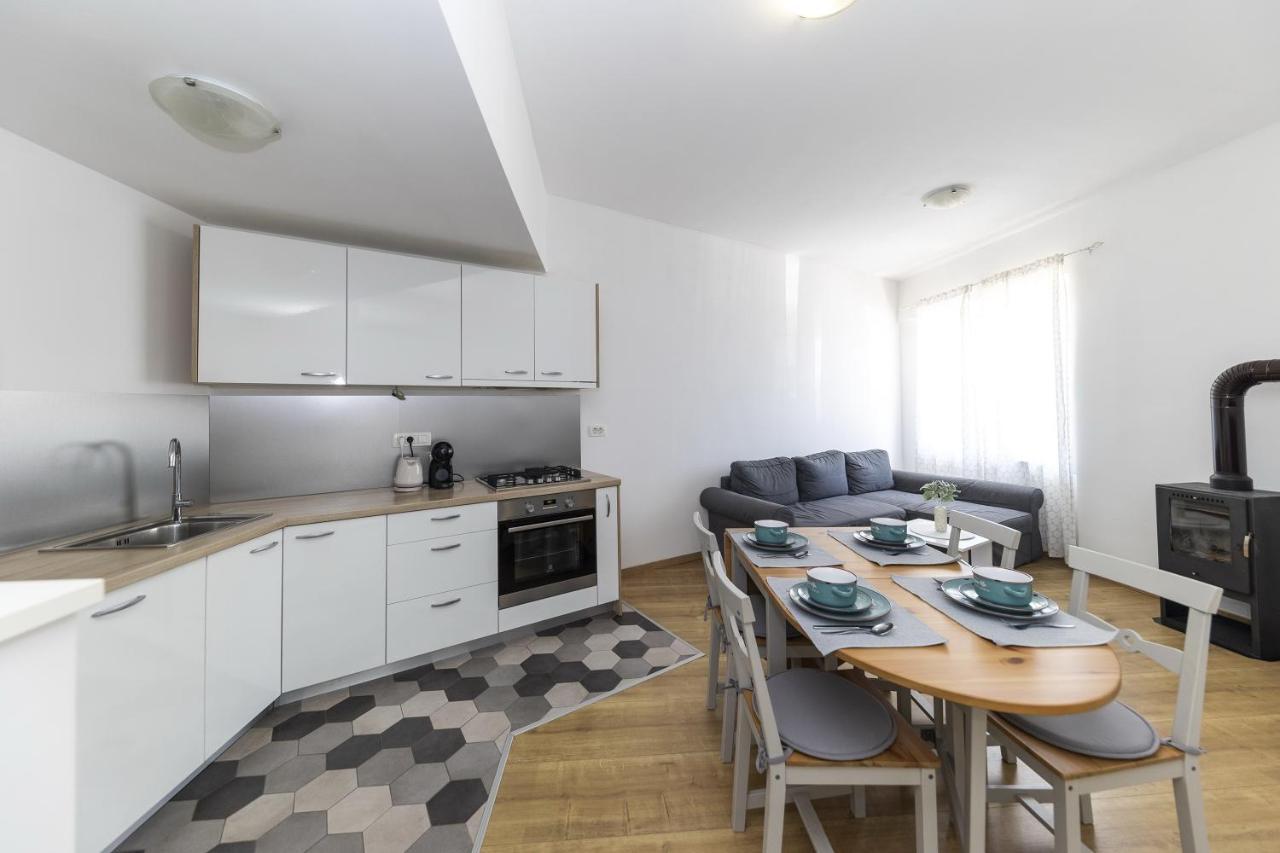 Apartments 23 And 25 With Free Private Parking Zadar Exterior foto