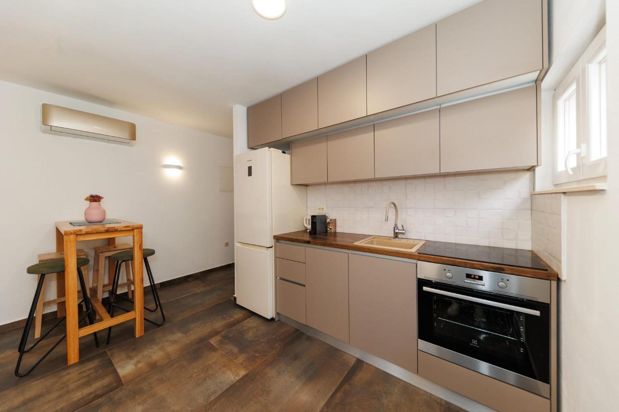 Apartments 23 And 25 With Free Private Parking Zadar Exterior foto